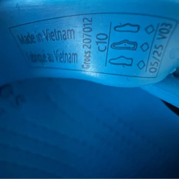 CROCS Toddler Boy's Sz 10 Bright Blue Slip-On Robber Clogs Water Shoes - Picture 13 of 13